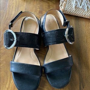 Nurture sandal